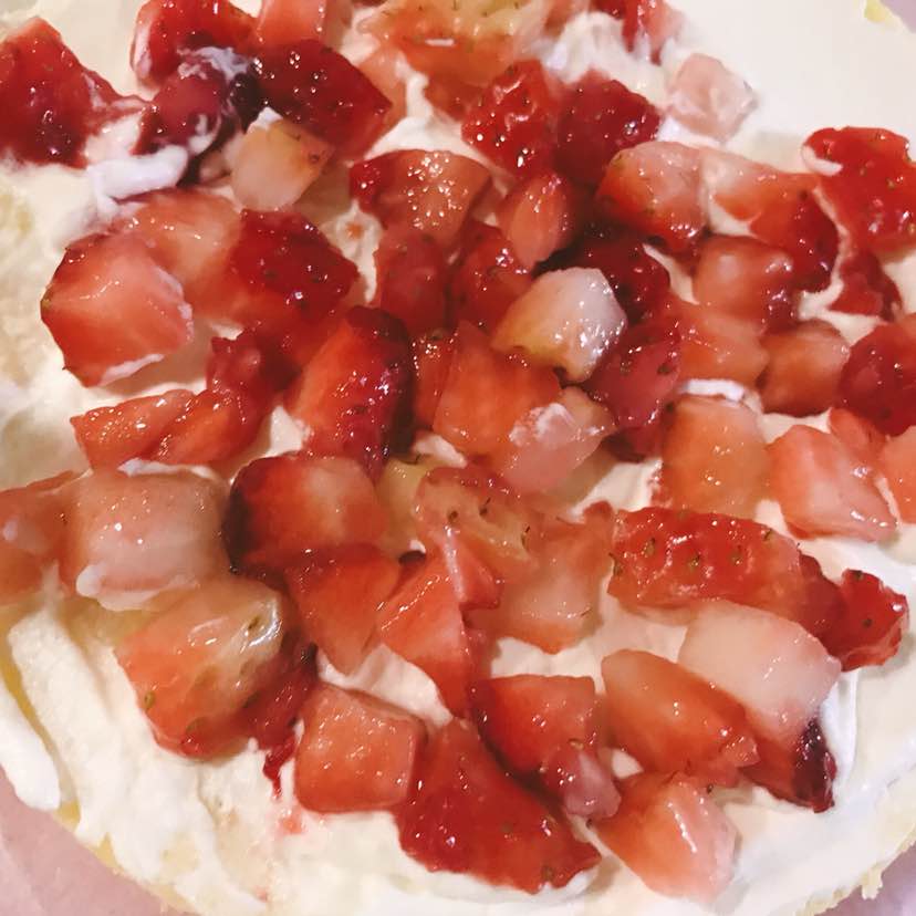 草莓鲜奶蛋糕7.png